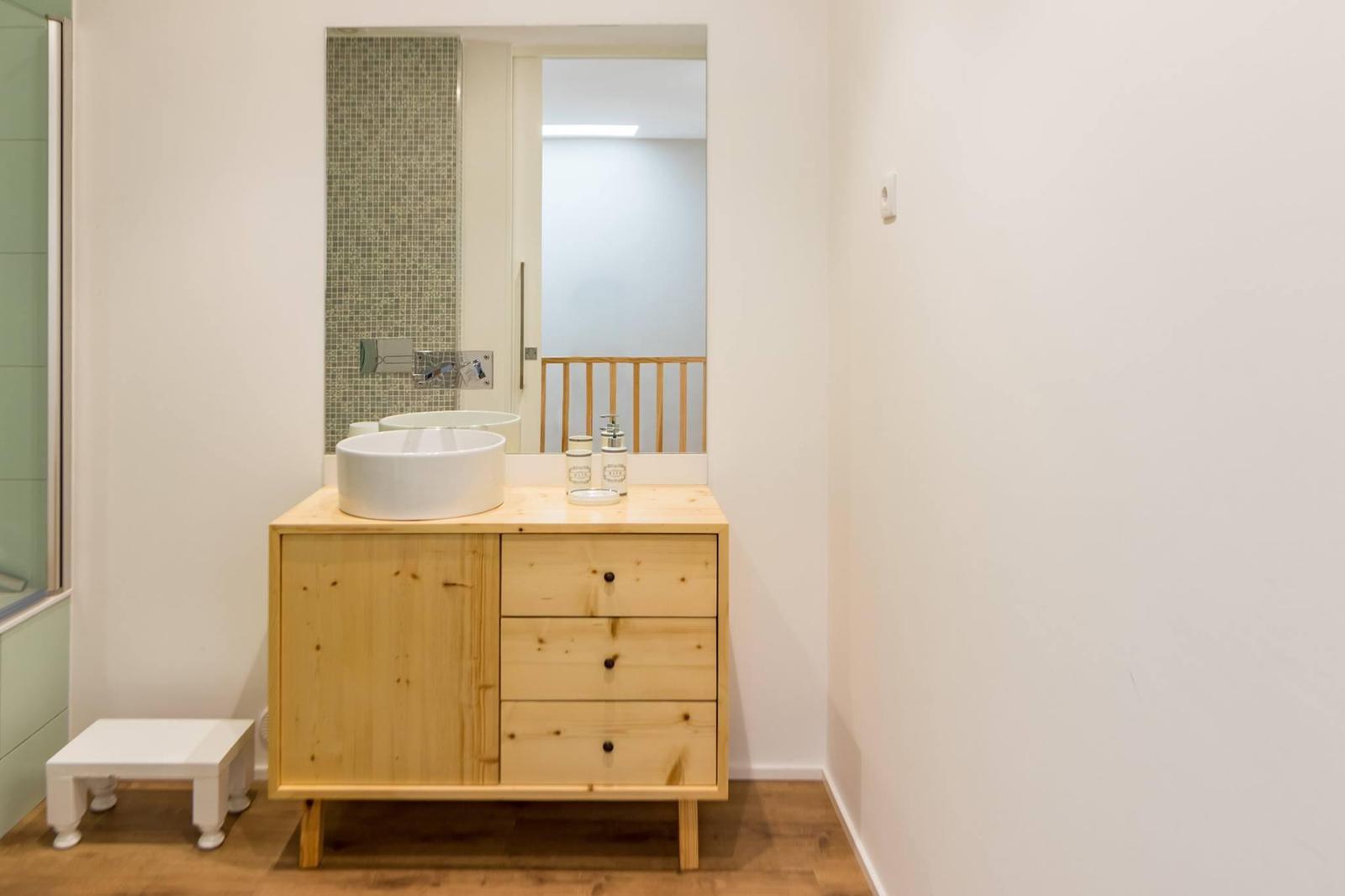 Meuble salle de bains – Bois clair
