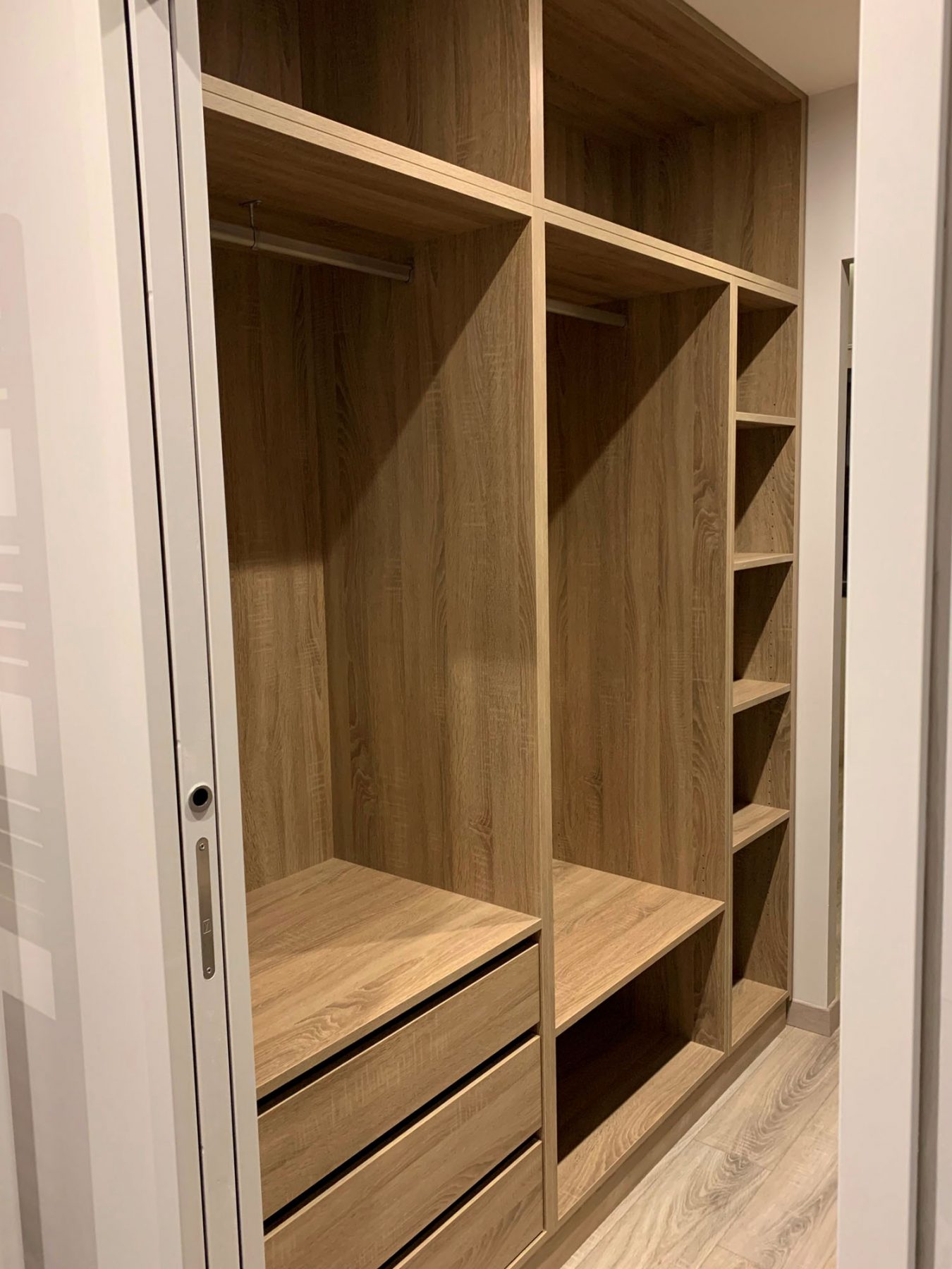 Dressing – Beige et bois