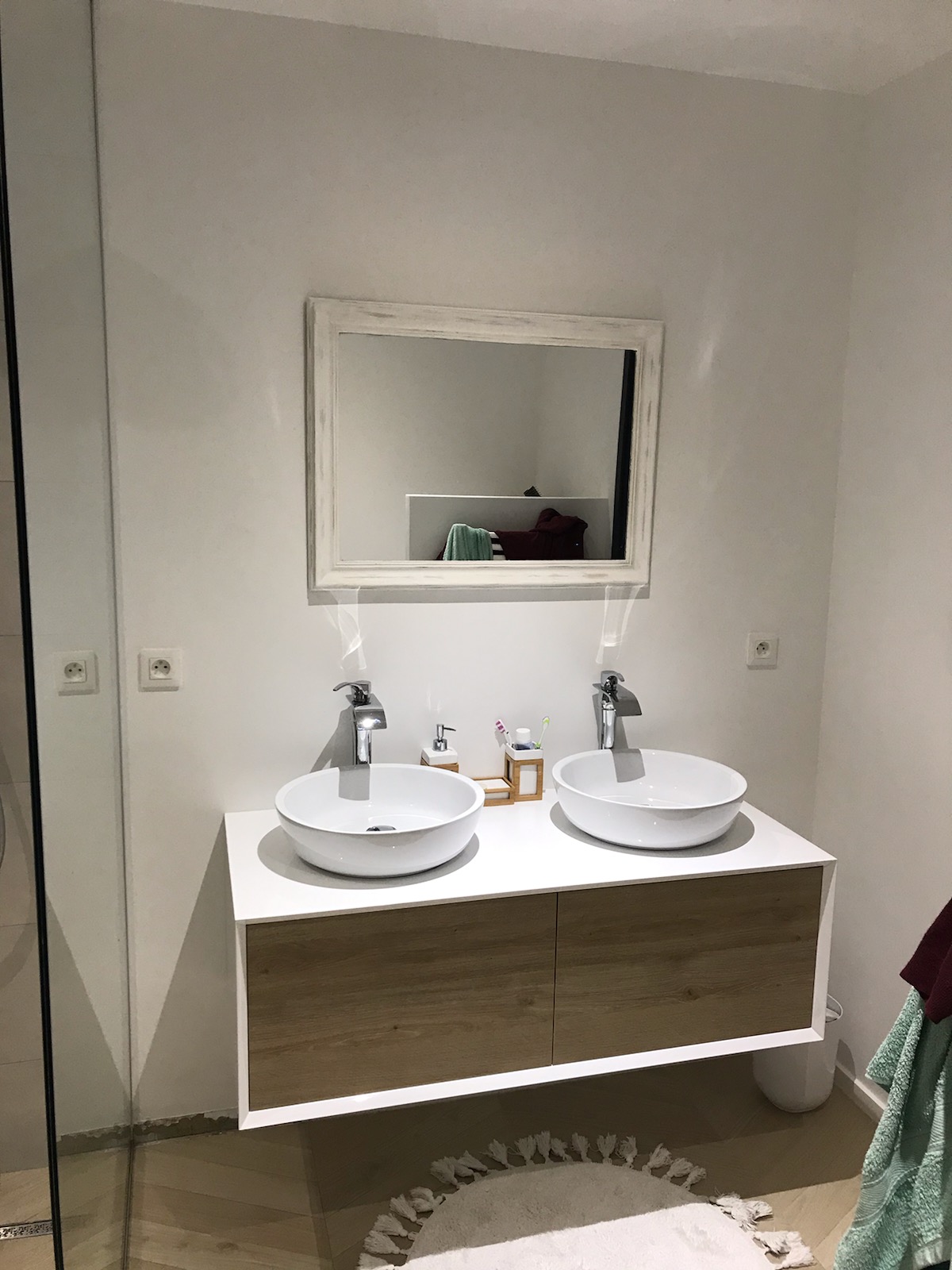 Meuble salle de bains – Bois blanc