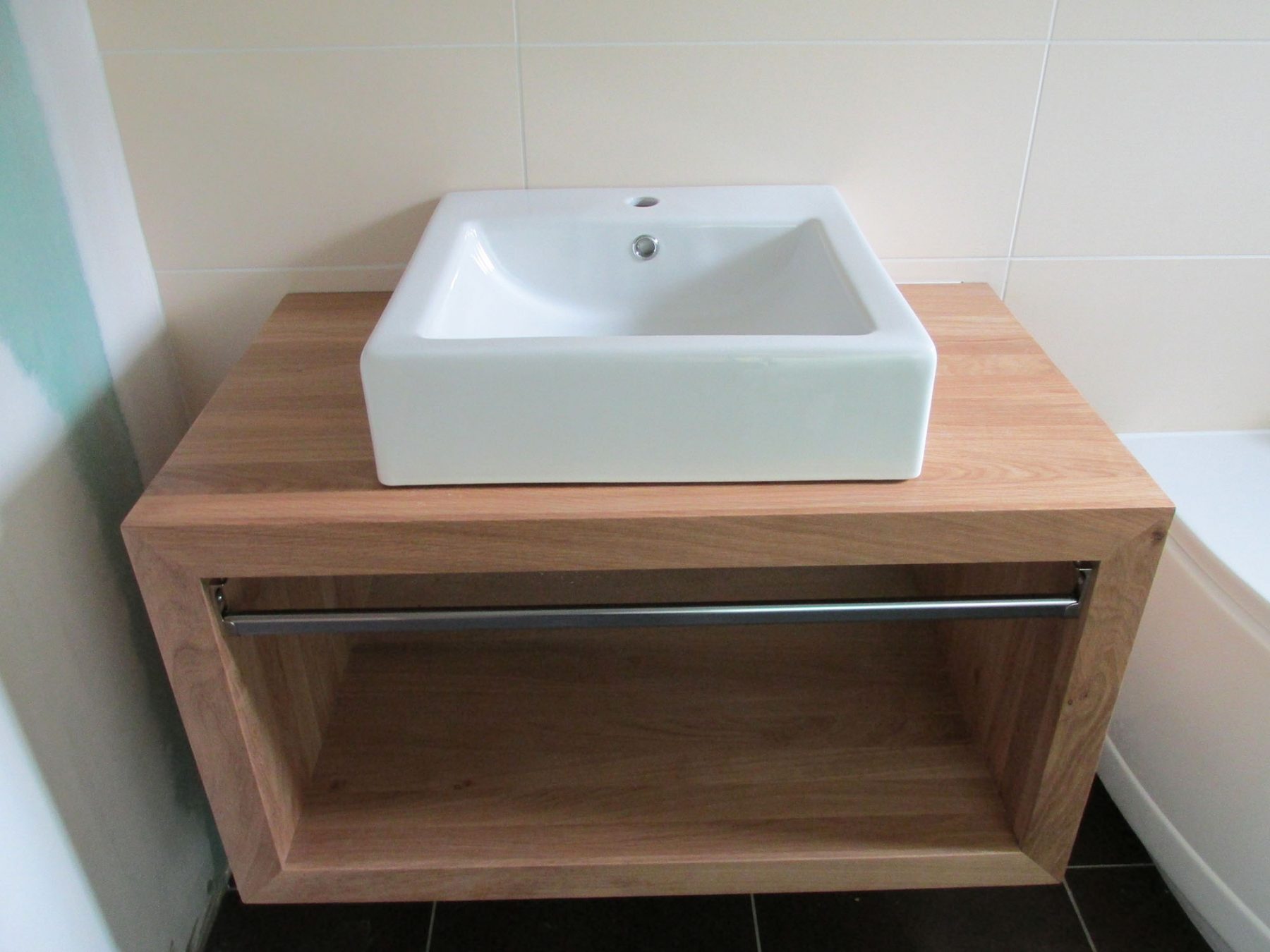 Meuble salle de bains – Bois