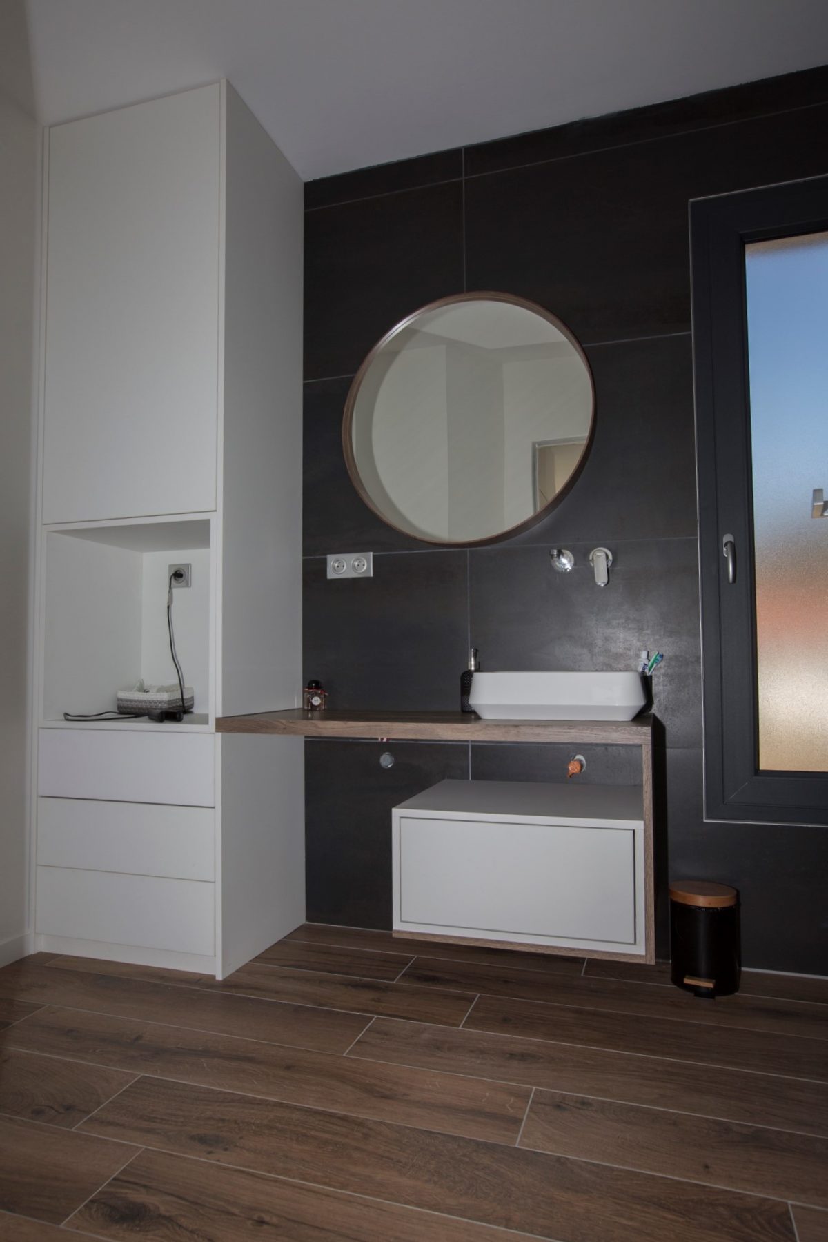 Meuble salle de bains – Bois blanc