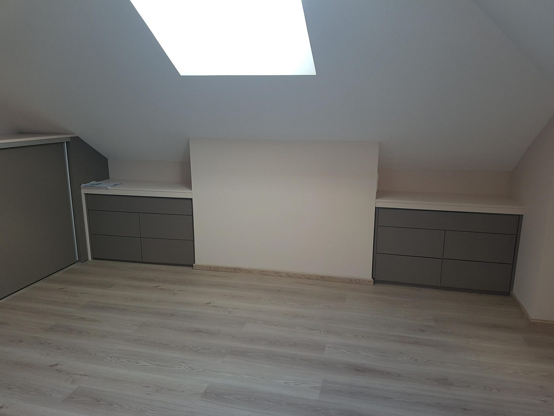 Rangement sous-pente – Marron